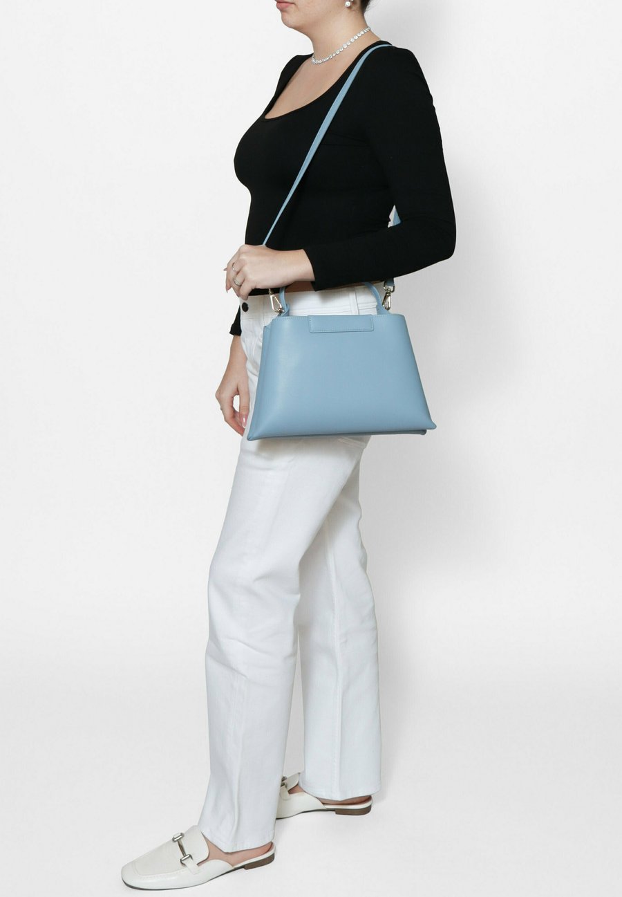 Сумка Chiara Ferretti Handbag, Heavenly/Light Blue
Сумка Chiara Ferretti Handbag, Heavenly/Light Blue