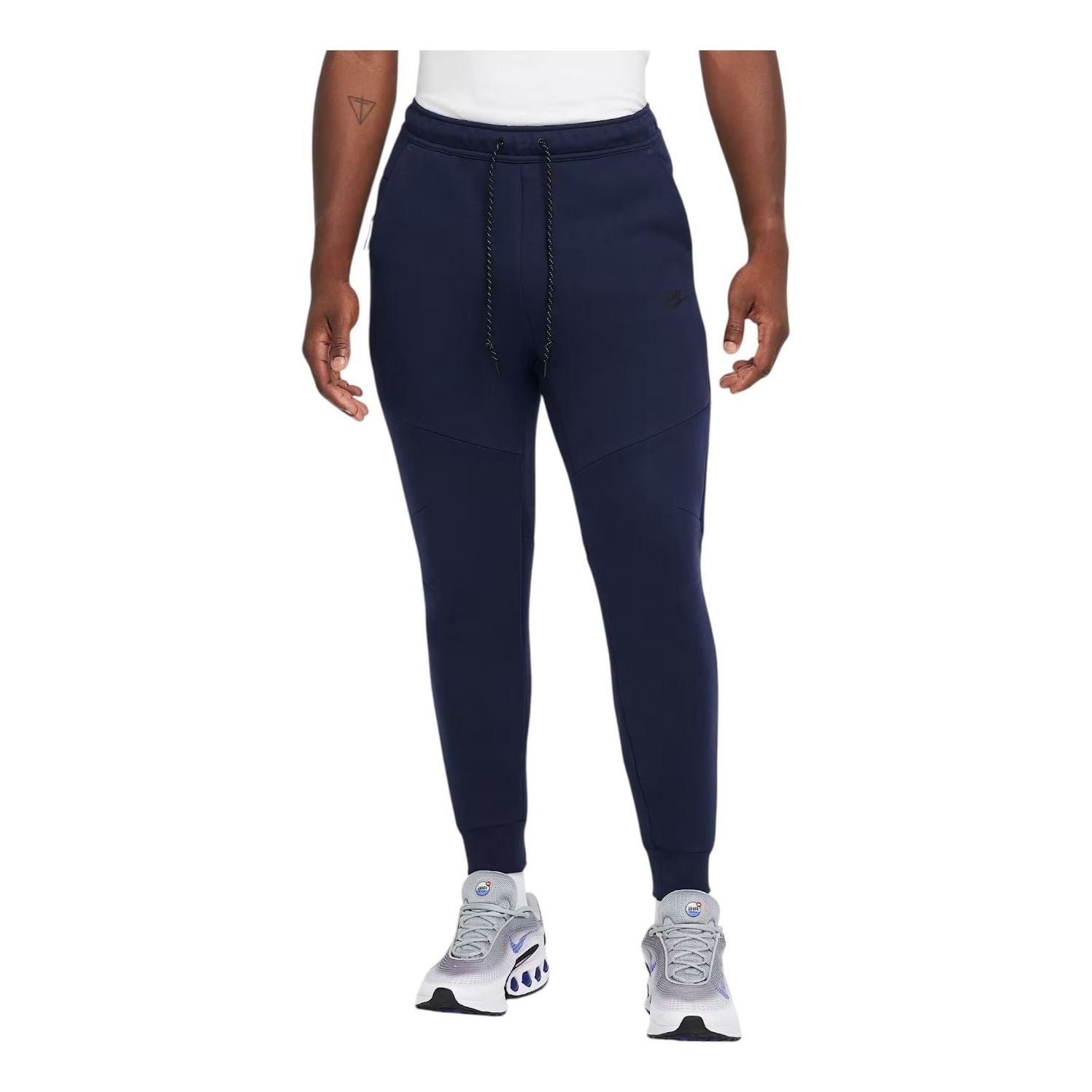 Спортивные брюки Nike Tech Fleece Joggers, цвет «Обсидиановый черный»
Спортивные брюки Nike Tech Fleece Joggers, цвет «Обсидиановый черный»
