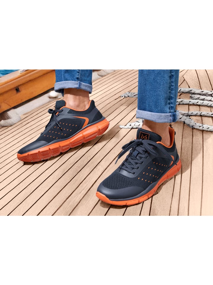 Кроссовки темно-синего/оранжевого цвета John Devin
Кроссовки темно-синего/оранжевого цвета John Devin