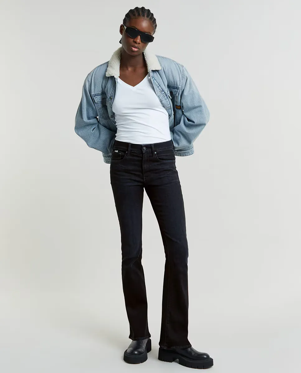 Джинсы женские расклешенные G-Star 3301 G-Star Raw, черный
Джинсы женские расклешенные G-Star 3301 G-Star Raw, черный