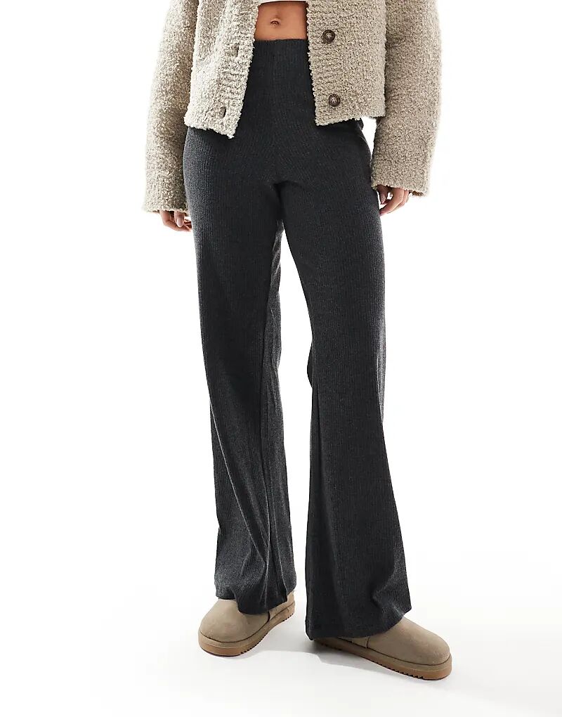 Широкие брюки в рубчик в угольном цвете Brave Soul
Широкие брюки в рубчик в угольном цвете Brave Soul