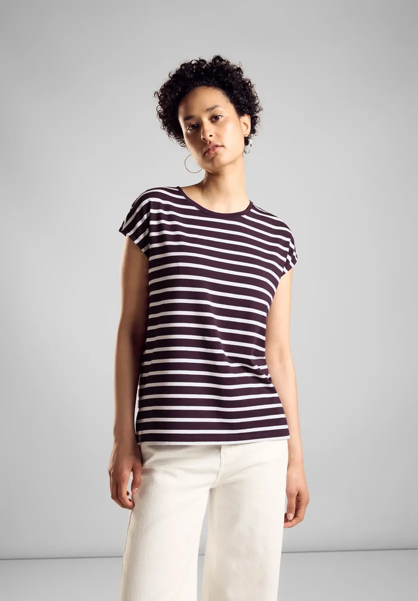 Майка STREET ONE с круглым вырезом, фиолетовый
Майка STREET ONE с круглым вырезом, фиолетовый