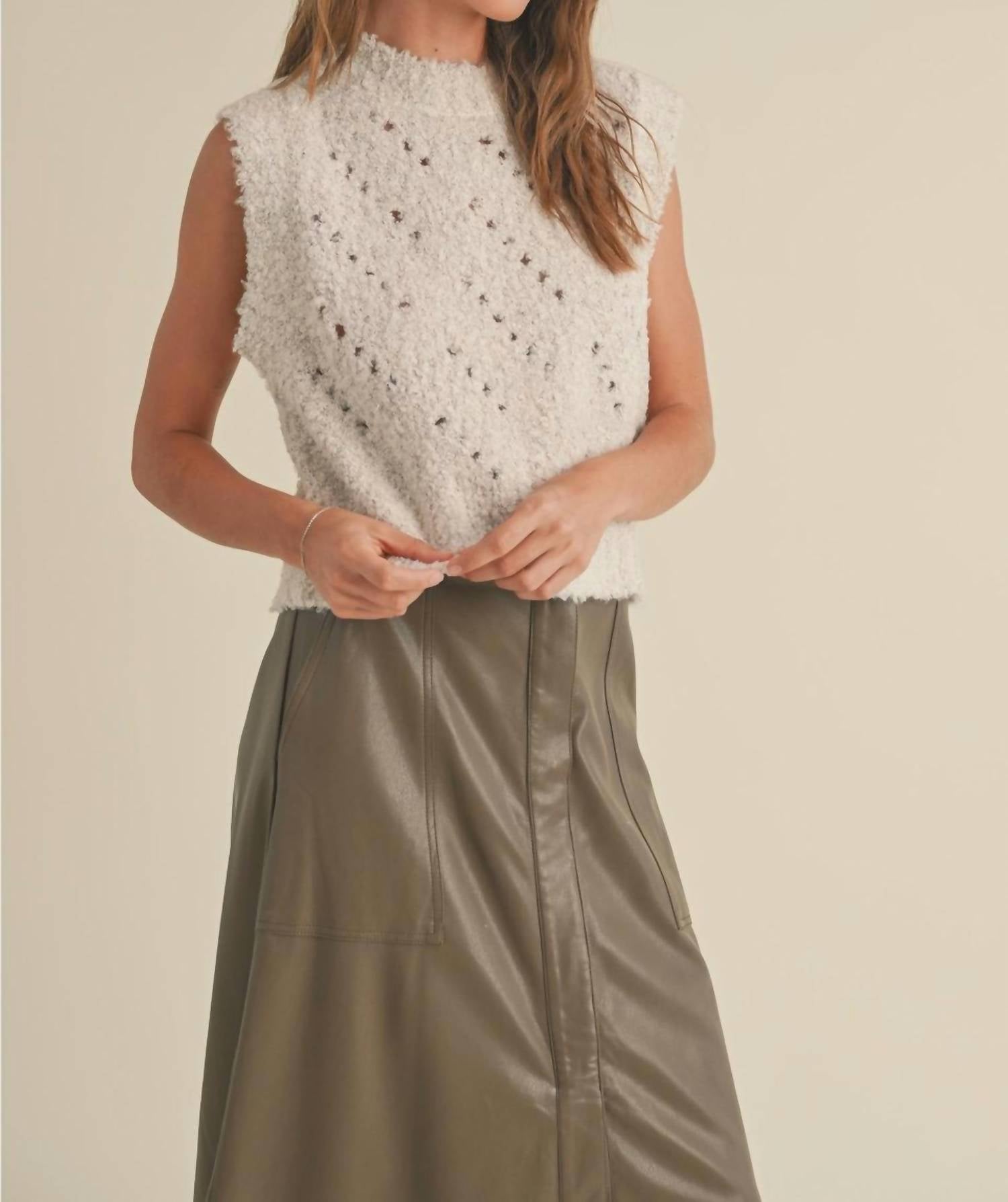 Вязаный жилет с кудрявыми нитями цвета экрю MIOU MUSE, Ecru
Вязаный жилет с кудрявыми нитями цвета экрю MIOU MUSE, Ecru