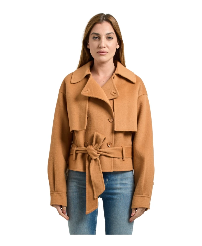 Бежевое короткое пальто на пуговицах Silvian Heach, бежевый
Бежевое короткое пальто на пуговицах Silvian Heach, бежевый