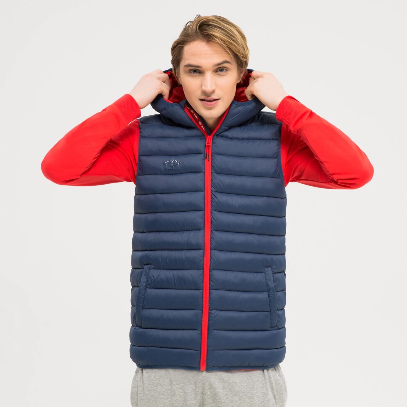 Куртка Umbro на молнии, синий / красный
Куртка Umbro на молнии, синий / красный