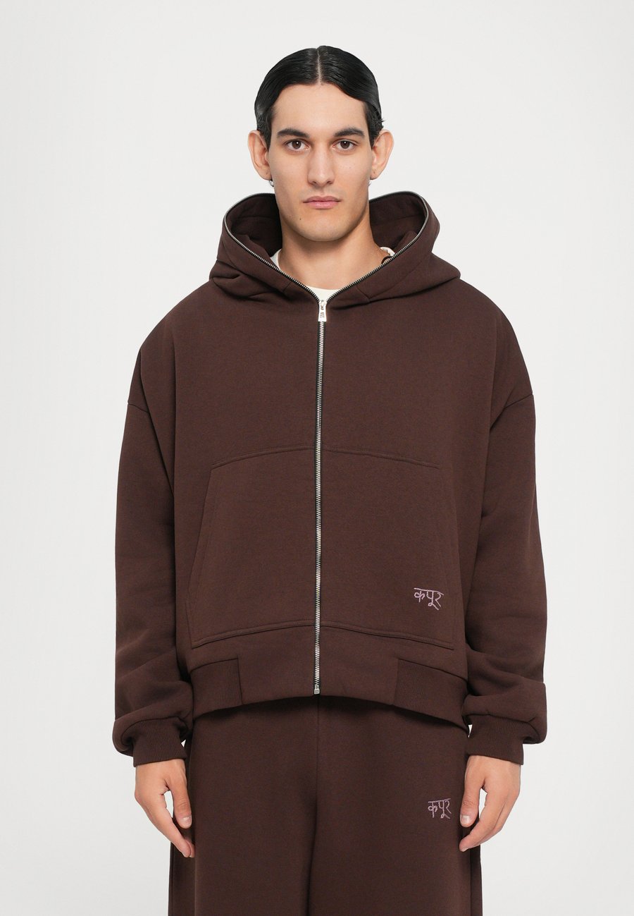 Толстовка Dhruv Kapoor BRUSHED HOODIE, Brown
Толстовка Dhruv Kapoor BRUSHED HOODIE, Brown
