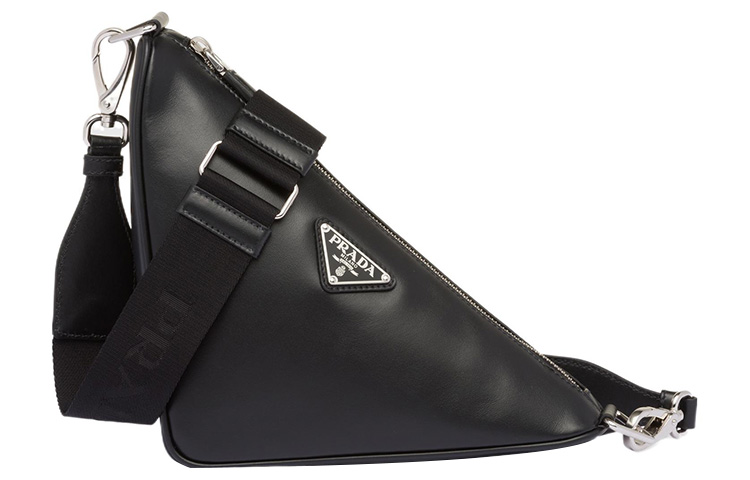PRADA Кожаная треугольная сумка кроссбоди, мужская наплечная сумка black
PRADA Кожаная треугольная сумка кроссбоди, мужская наплечная сумка black