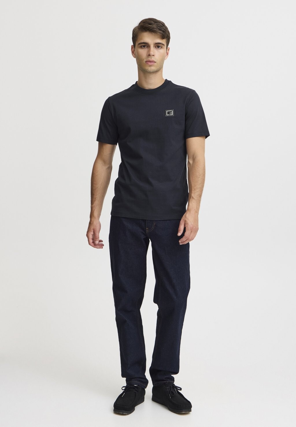 Базовая футболка THOR TEE WITH LOGO BADGE Casual Friday, синий
Базовая футболка THOR TEE WITH LOGO BADGE Casual Friday, синий