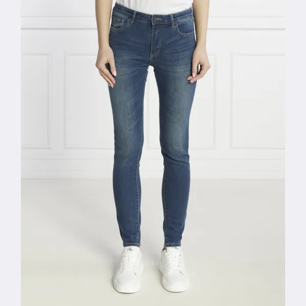 Джинсы суперскинни J01 Armani Exchange, синий
Джинсы суперскинни J01 Armani Exchange, синий