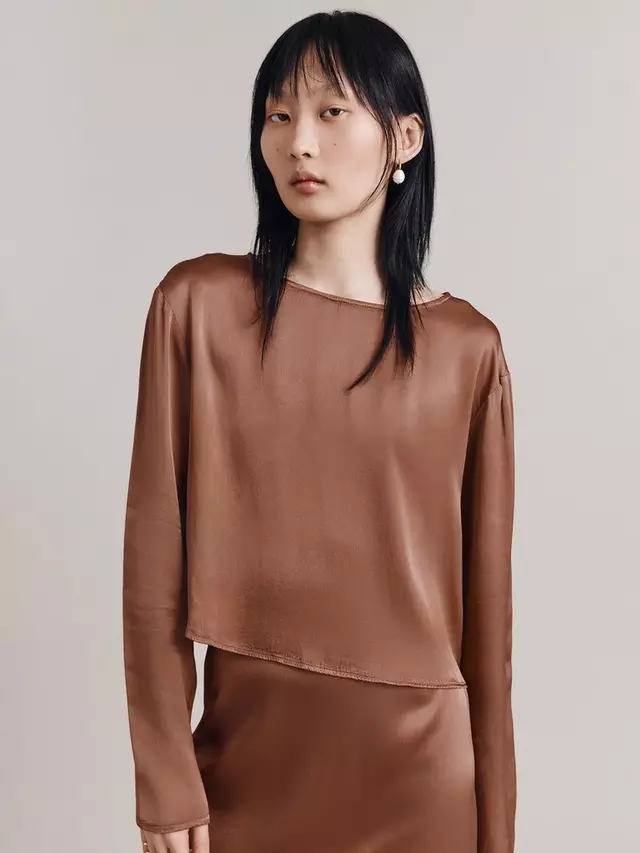 Топ Ghost Evelyn Cropped Satin, цвет amber
Топ Ghost Evelyn Cropped Satin, цвет amber