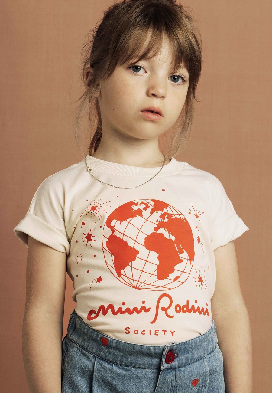 Футболка Mini Rodini SOCIETY TEE UNISEX, Offwhite/Off-White
Футболка Mini Rodini SOCIETY TEE UNISEX, Offwhite/Off-White