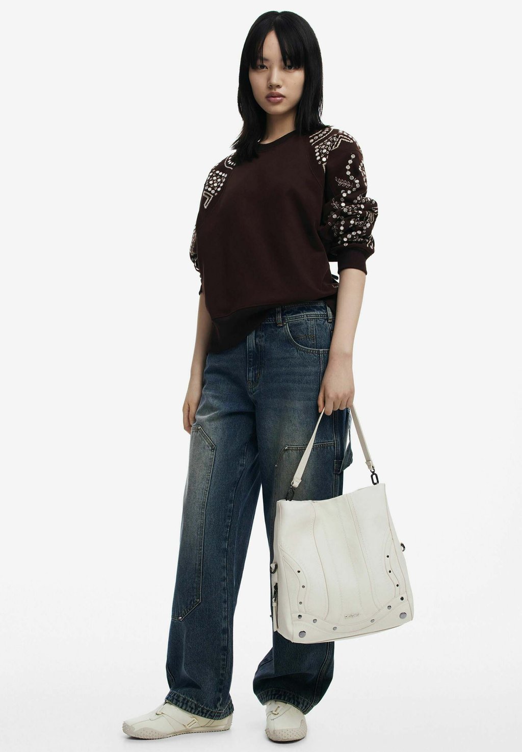 Сумка MEDIUM EMBROIDERED Desigual, бежевый 
Сумка MEDIUM EMBROIDERED Desigual, бежевый