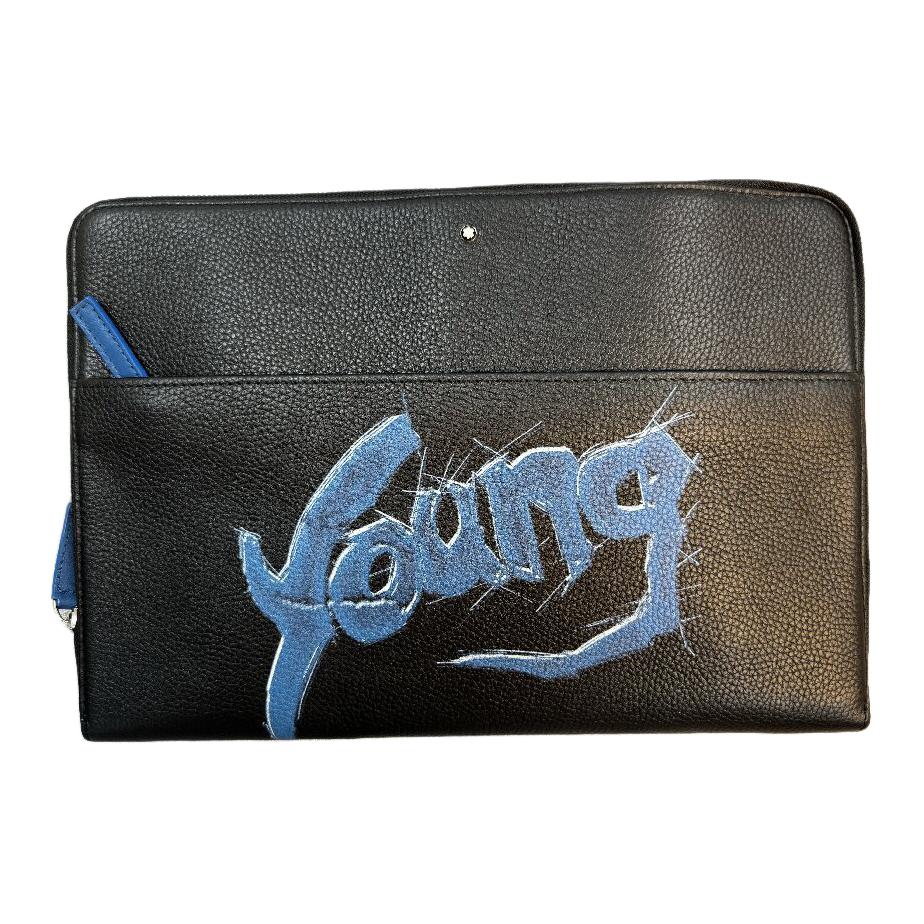 Кожаная сумка-клатч из коровьей кожи большого размера унисекс черный MONTBLANC
Кожаная сумка-клатч из коровьей кожи большого размера унисекс черный MONTBLANC