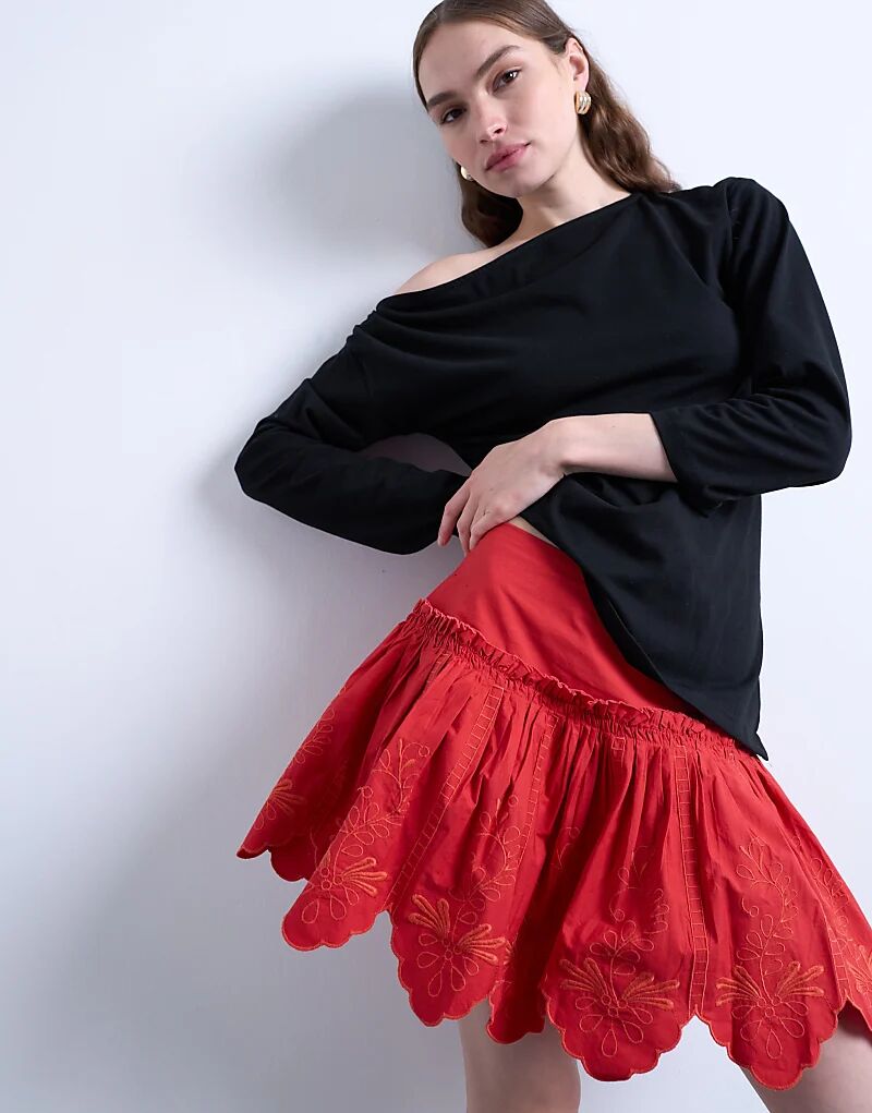 Мини-юбка Topshop с фестончатым краем красного цвета
Мини-юбка Topshop с фестончатым краем красного цвета