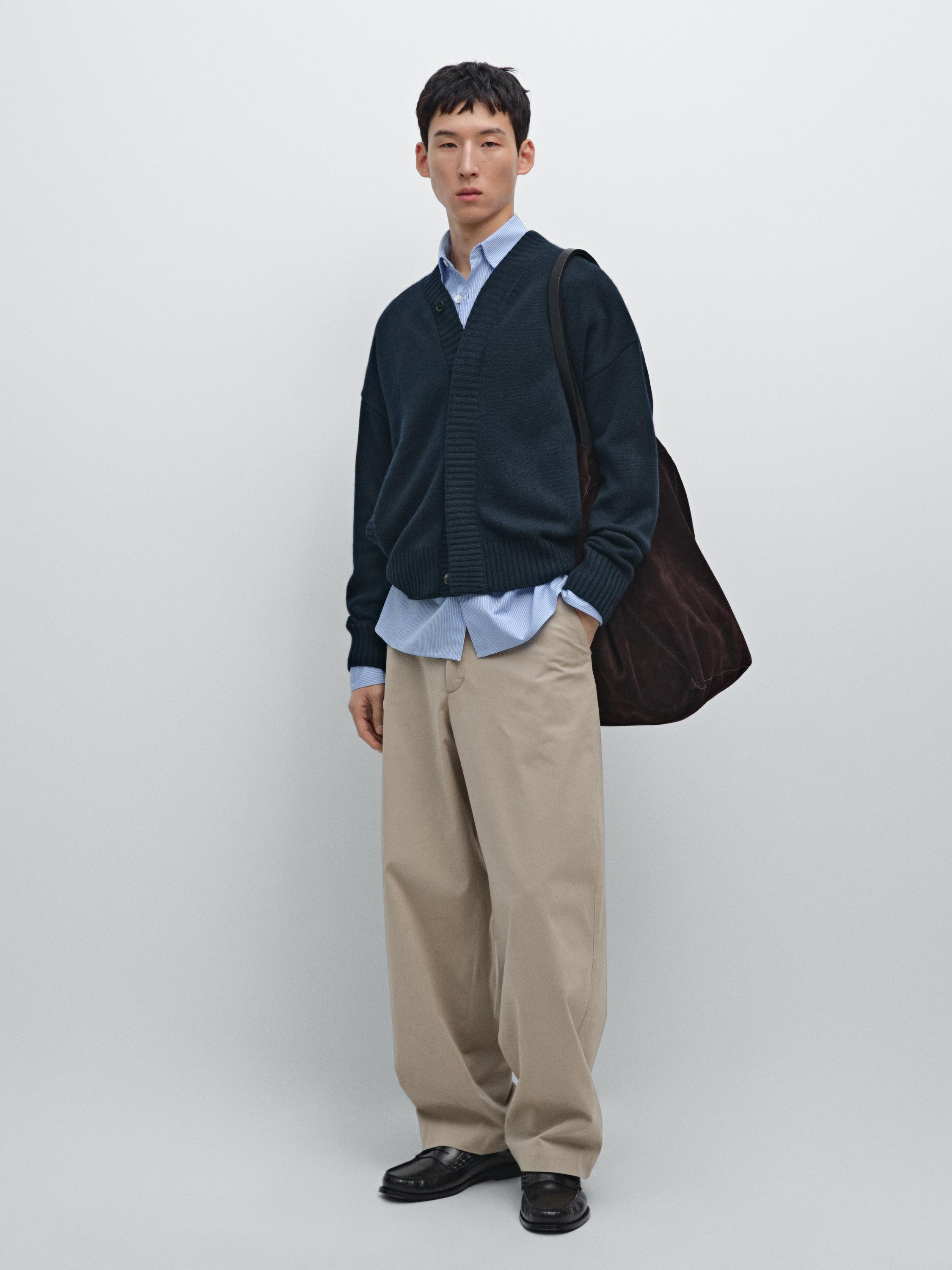 Кардиган из смесовой шерсти с V-образным вырезом Massimo Dutti, темно-синий
Кардиган из смесовой шерсти с V-образным вырезом Massimo Dutti, темно-синий