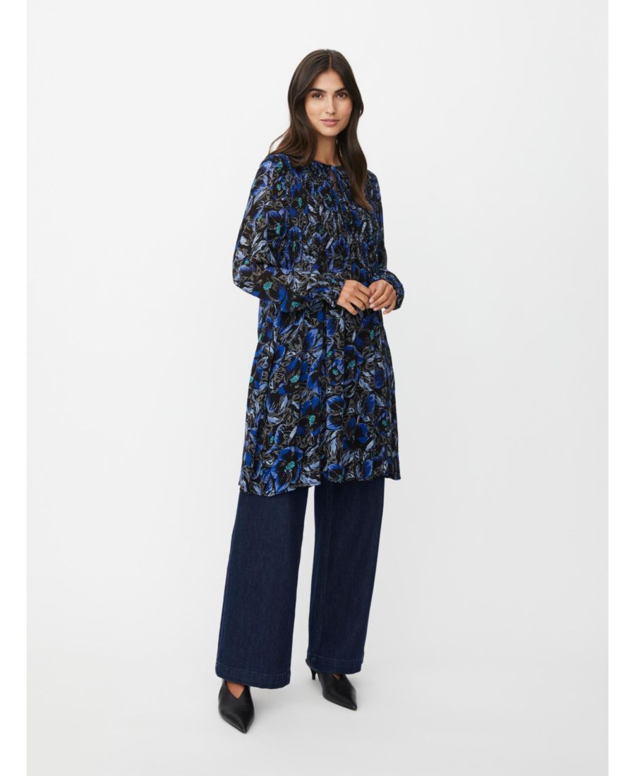 Женская длинная туника Galamian с V-образным вырезом и длинными рукавами Masai Copenhagen, Surf the web
Женская длинная туника Galamian с V-образным вырезом и длинными рукавами Masai Copenhagen, Surf the web