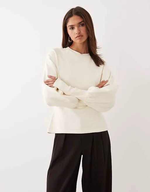 Светло-молочный топ с длинными рукавами и завязками ASOS DESIGN, Белый, Светло-молочный топ с длинными рукавами и завязками ASOS DESIGN
Светло-молочный топ с длинными рукавами и завязками ASOS DESIGN, Белый, Светло-молочный топ с длинными рукавами и завязками ASOS DESIGN