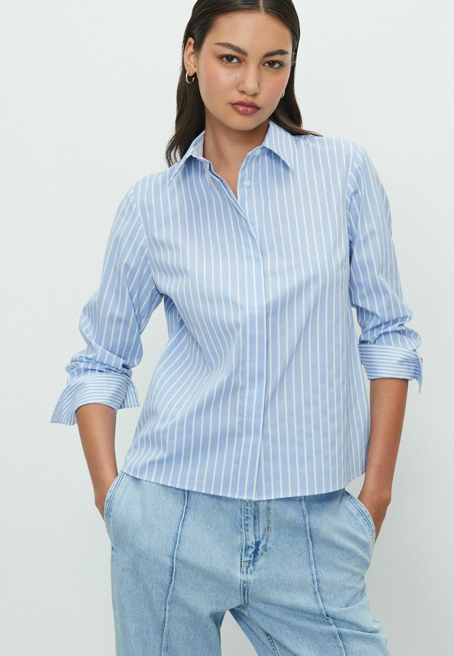 Блуза Next REGULAR FIT-ESSENTIAL LONG SLEEVE , Blue White Stripe/Blue
Блуза Next REGULAR FIT-ESSENTIAL LONG SLEEVE , Blue White Stripe/Blue