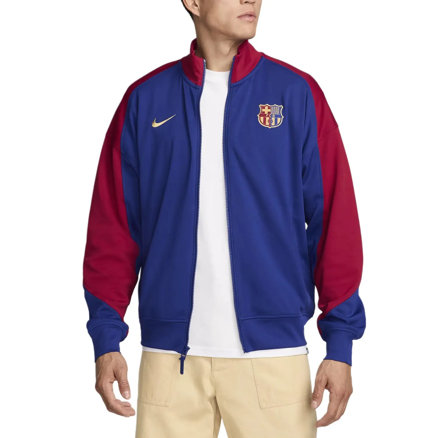Куртка мужская Deep Royal Blue/Noble Red/Club Gold Nike, синий/красный/золотой
Куртка мужская Deep Royal Blue/Noble Red/Club Gold Nike, синий/красный/золотой