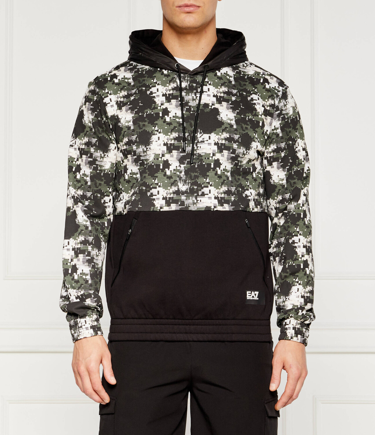 Толстовка EA7 Regular Fit, черный
Толстовка EA7 Regular Fit, черный