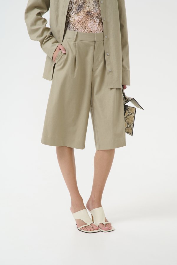 Шорты Изза Gestuz, серебряный
Шорты Изза Gestuz, серебряный