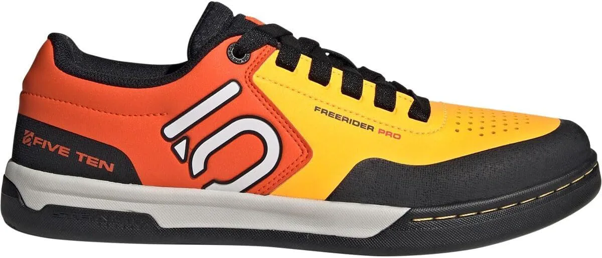 Мужские кроссовки для велоспорта Adidas Freerider Pro Canvas - Черные, золотой/белый/оранжевый
Мужские кроссовки для велоспорта Adidas Freerider Pro Canvas - Черные, золотой/белый/оранжевый