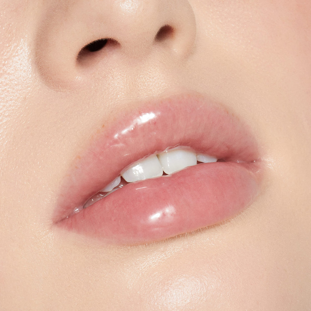 Блеск для губ Kylie Cosmetics High Gloss, sheer light pink/klear
Блеск для губ Kylie Cosmetics High Gloss, sheer light pink/klear