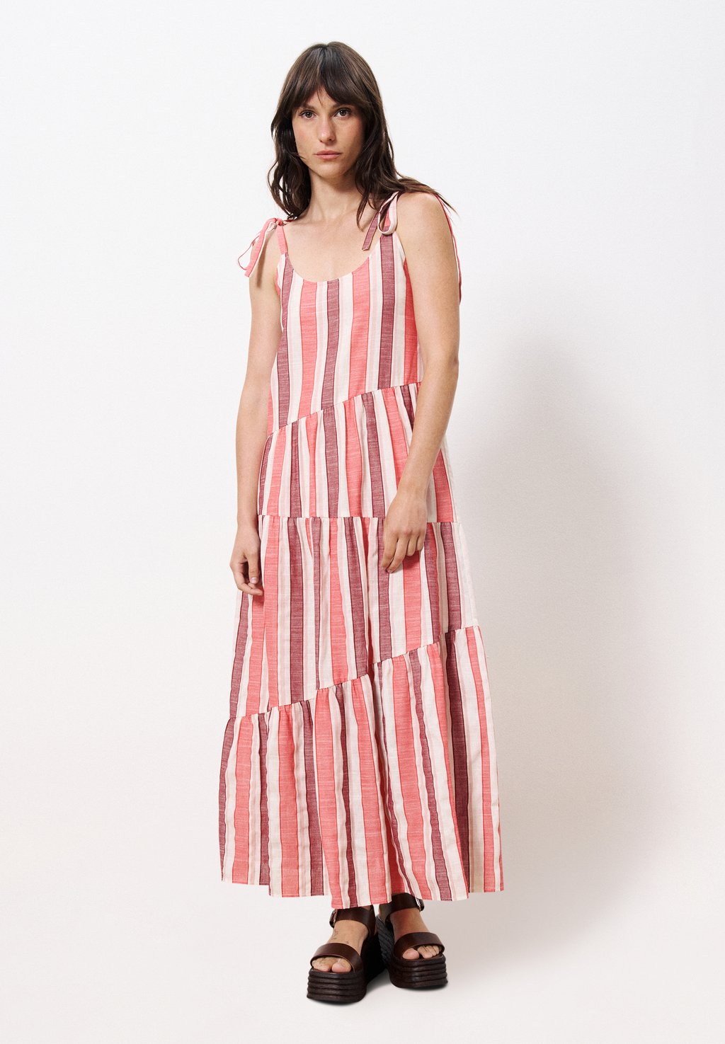 Платье макси FRNCH, красный
Платье макси FRNCH, красный