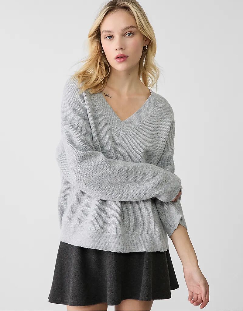 Войлочный свитер Stradivarius с V-образным вырезом в сером меланжевом цвете
Войлочный свитер Stradivarius с V-образным вырезом в сером меланжевом цвете