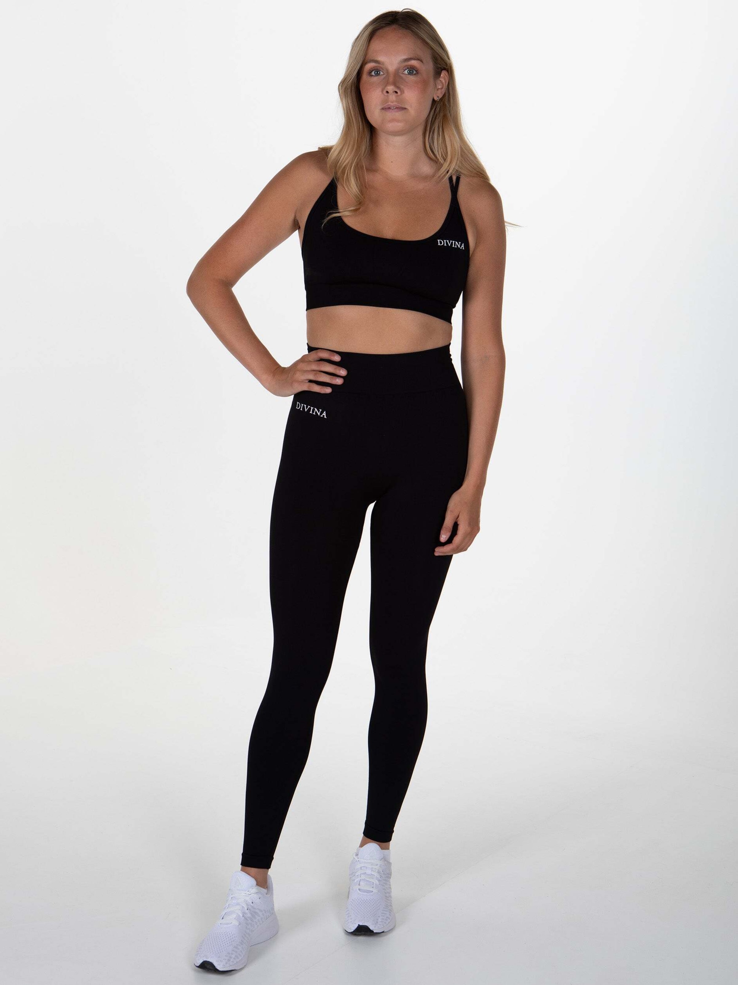 Divina Спортивный бюстгальтер-бралетт 'Prime' в черном цвете
Divina Спортивный бюстгальтер-бралетт 'Prime' в черном цвете