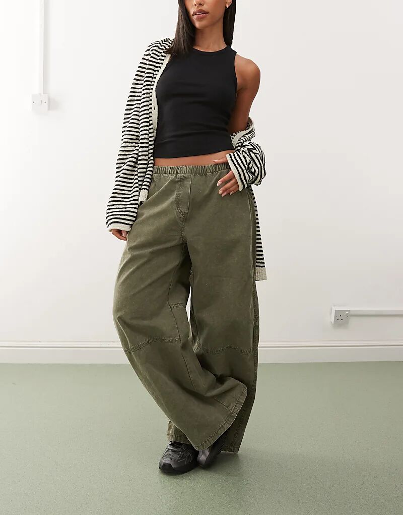 Брюки Weekday с эластичной талией, очень широкие, цвета стираный хаки
Брюки Weekday с эластичной талией, очень широкие, цвета стираный хаки