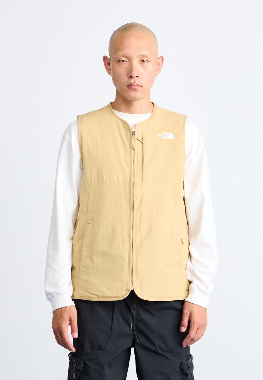 Куртка The North Face ILTI LINER VEST, Khaki Stone/Khaki
Куртка The North Face ILTI LINER VEST, Khaki Stone/Khaki