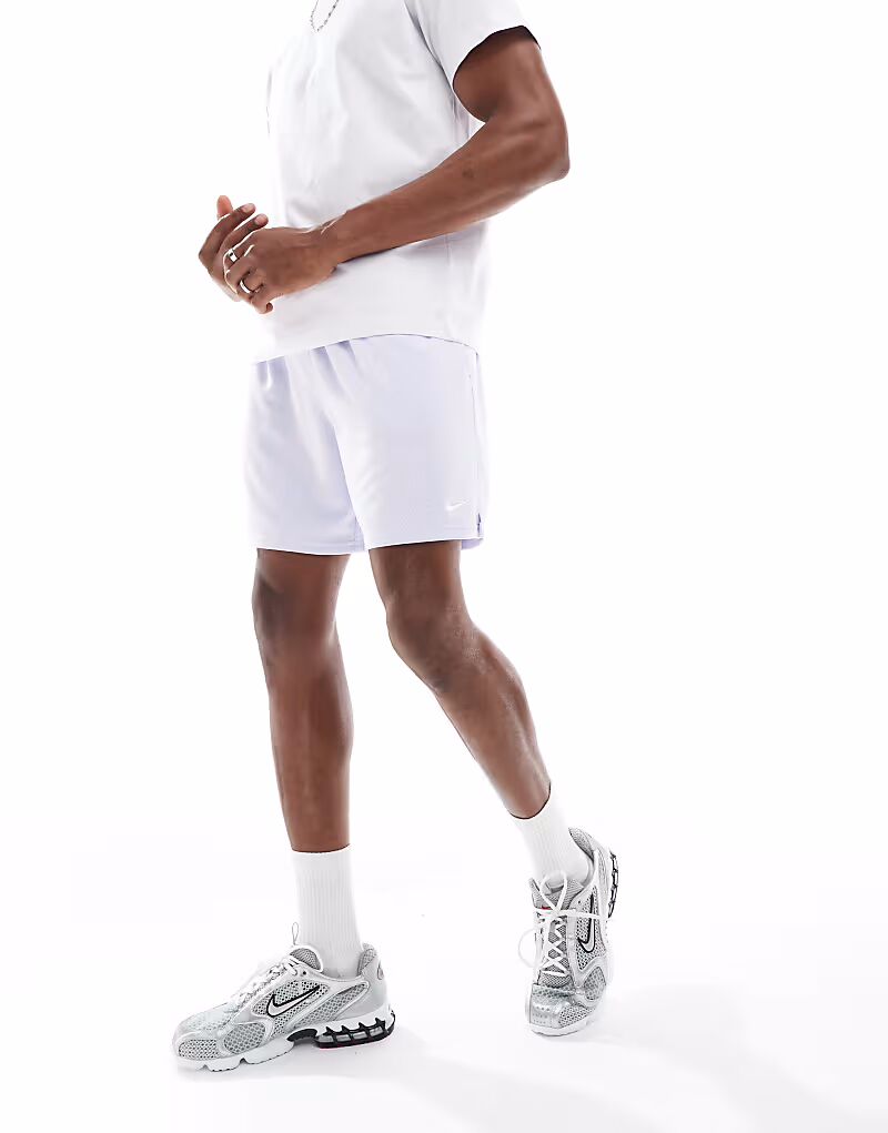 Сетчатые шорты Nike Club сиреневого цвета
Сетчатые шорты Nike Club сиреневого цвета