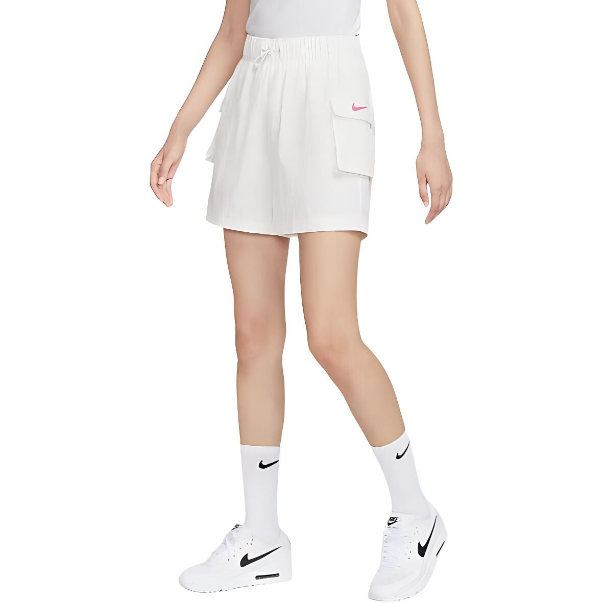 Повседневные шорты женские белые Nike
Повседневные шорты женские белые Nike