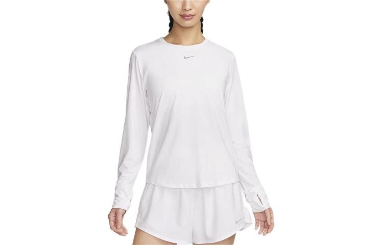 Футболка женская белая Nike 
Футболка женская белая Nike