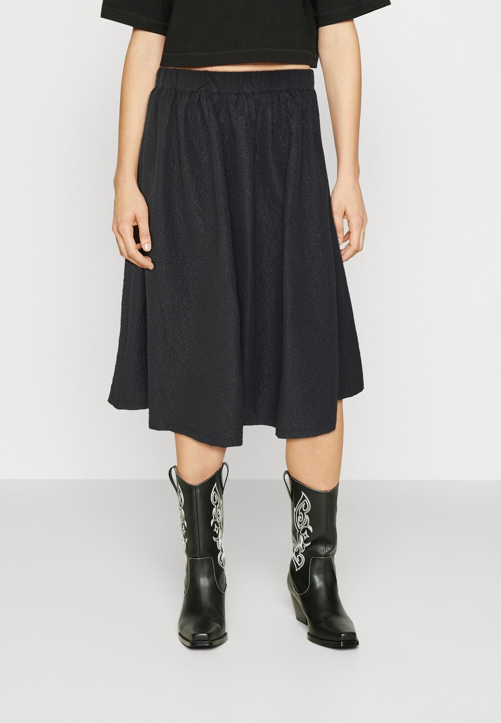 Юбка-колокольчик Vinaya Midi Skirt VILA, черный
Юбка-колокольчик Vinaya Midi Skirt VILA, черный