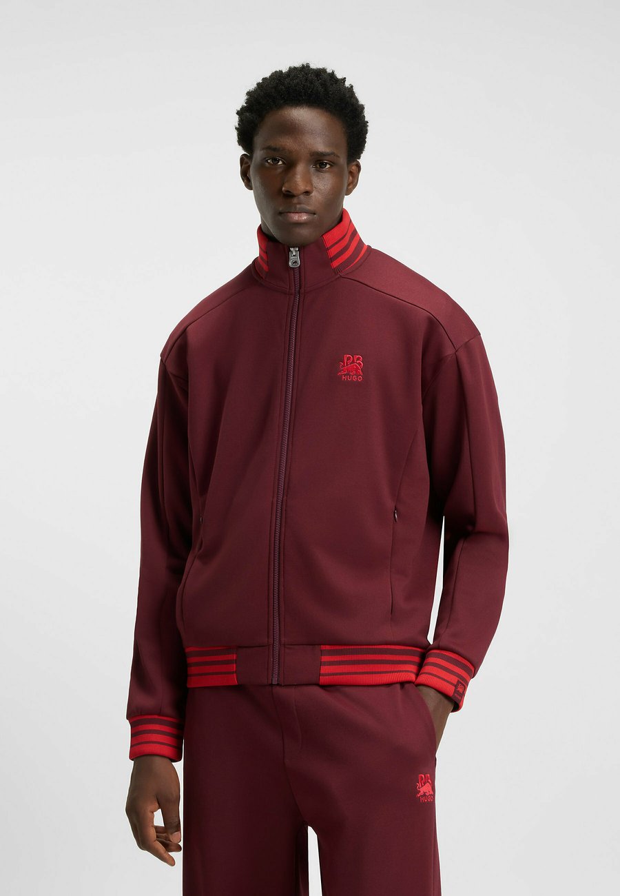 Толстовка HUGO DONOCO, Dark Red Three/Dark Red
Толстовка HUGO DONOCO, Dark Red Three/Dark Red