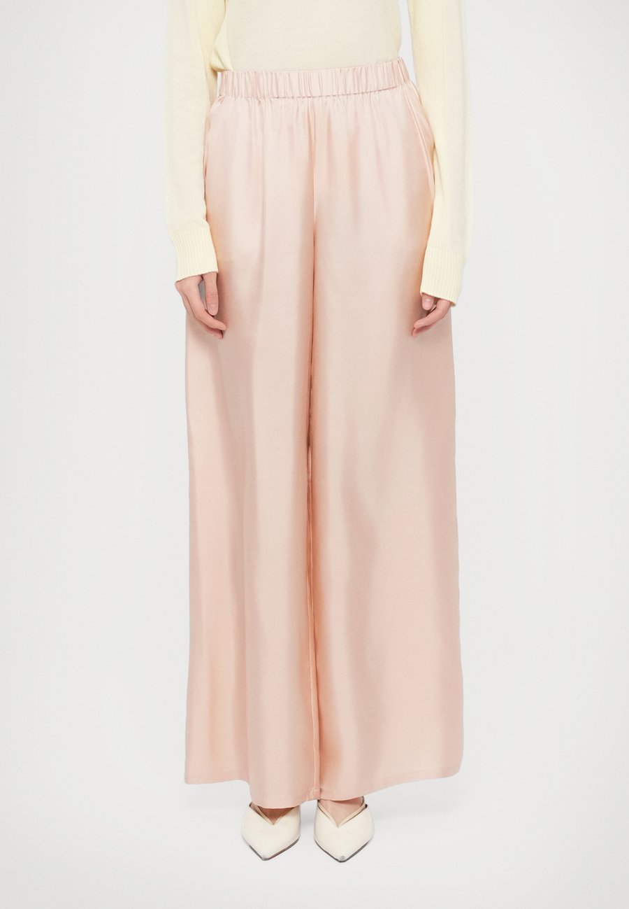 Брюки MAX&Co. DELFINO TROUSER, Pink
Брюки MAX&Co. DELFINO TROUSER, Pink