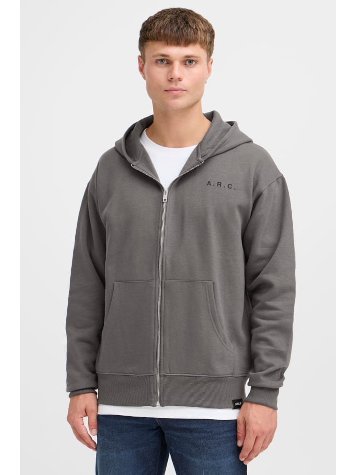 Спортивная куртка !SOLID Sweatjacke SDHENNE 21301160ME lässige Kapuzensweatjacke mit Backprint, серый
Спортивная куртка !SOLID Sweatjacke SDHENNE 21301160ME lässige Kapuzensweatjacke mit Backprint, серый