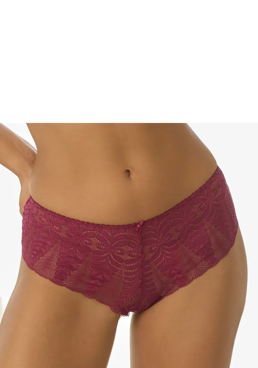 Трусики LASCANA "Amira" из нежного прозрачного кружева, цвет Sangria
Трусики LASCANA "Amira" из нежного прозрачного кружева, цвет Sangria