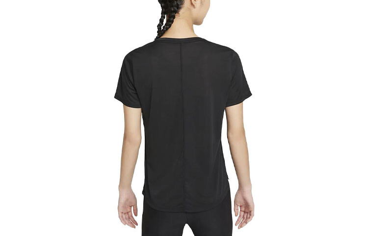 Футболка женская черная Nike
Футболка женская черная Nike