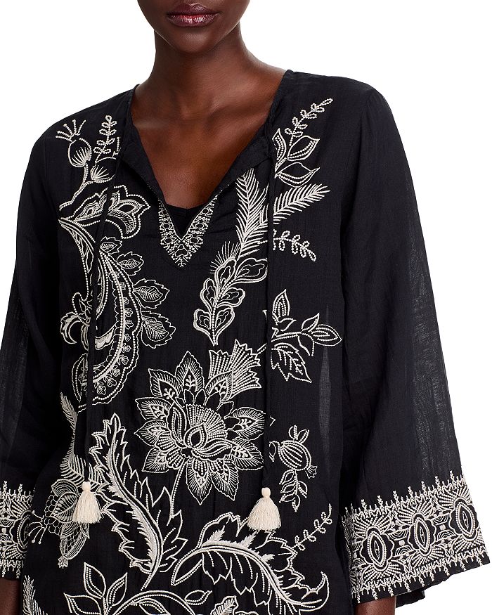 Платье-футляр с вышивкой Johnny Was, черный
Платье-футляр с вышивкой Johnny Was, черный