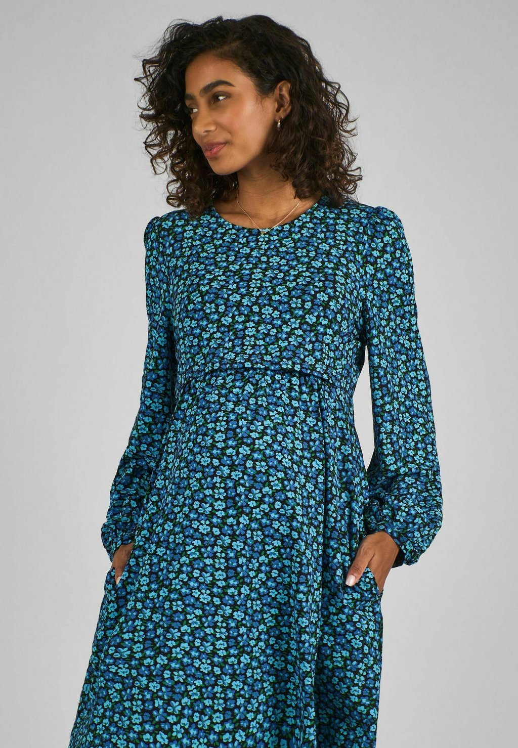 Платье из джерси MATERNITY AND NURSING FLORAL DOUBLE LAYER-REGULAR FIT JoJo Maman Bébé, синий
Платье из джерси MATERNITY AND NURSING FLORAL DOUBLE LAYER-REGULAR FIT JoJo Maman Bébé, синий