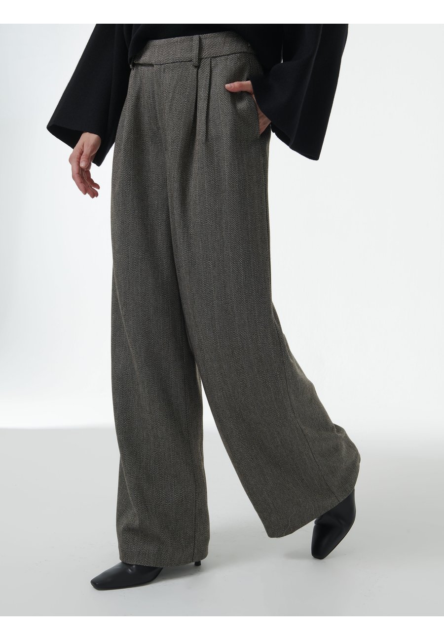 Брюки Leem STRAIGHT-LEG WITH PLEATS, Grey
Брюки Leem STRAIGHT-LEG WITH PLEATS, Grey