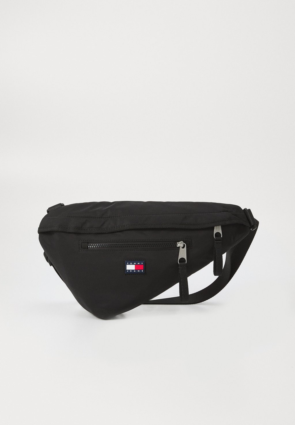 Поясная сумка URBAN SLING BAG Tommy Jeans, черный
Поясная сумка URBAN SLING BAG Tommy Jeans, черный