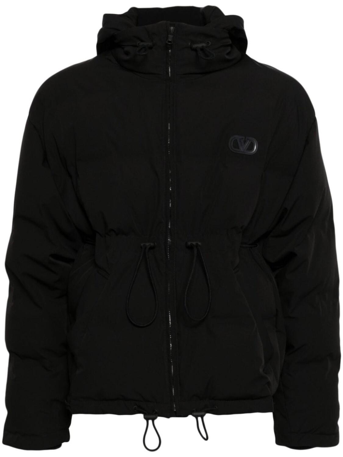 Valentino Garavani пуховик с капюшоном и логотипом VLogo Signature, черный
Valentino Garavani пуховик с капюшоном и логотипом VLogo Signature, черный