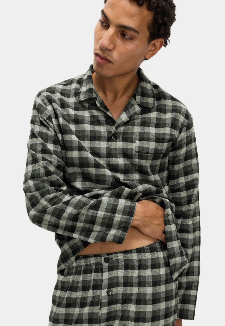 Пижамный комплект Marks & Spencer SET, Grey Mix/Mottled Grey
Пижамный комплект Marks & Spencer SET, Grey Mix/Mottled Grey