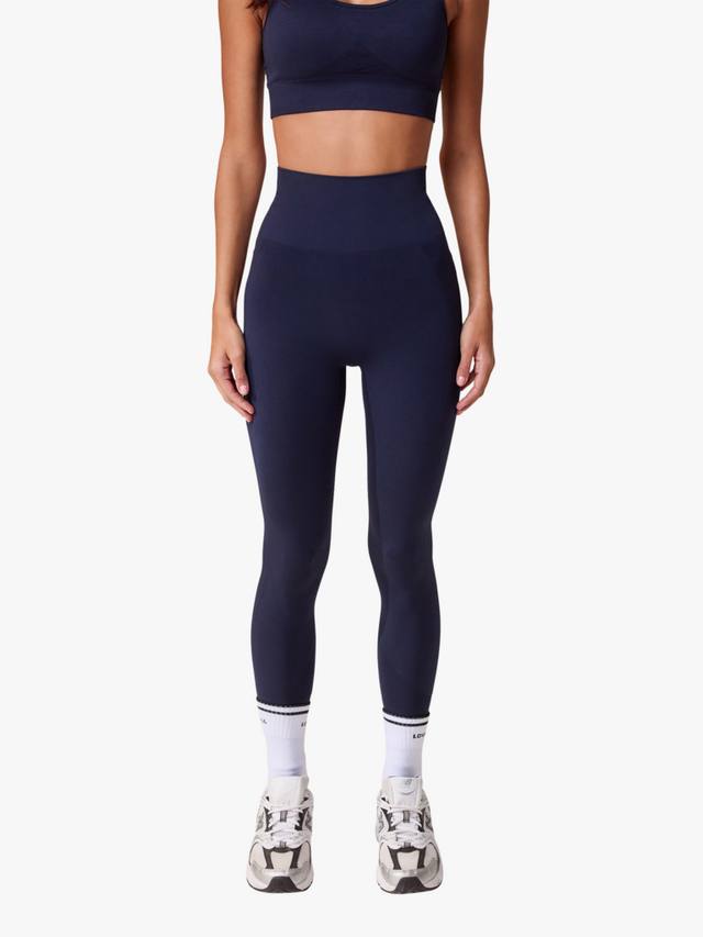 Скульптурные бесшовные леггинсы с высокой талией Lovall, Deep Navy
Скульптурные бесшовные леггинсы с высокой талией Lovall, Deep Navy