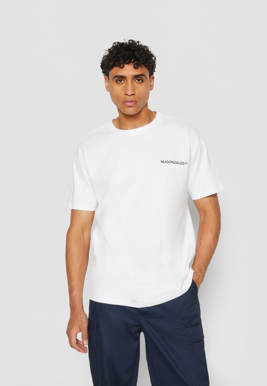 Базовая футболка Männer Heavy Oversized MJ Gonzales, белый
Базовая футболка Männer Heavy Oversized MJ Gonzales, белый