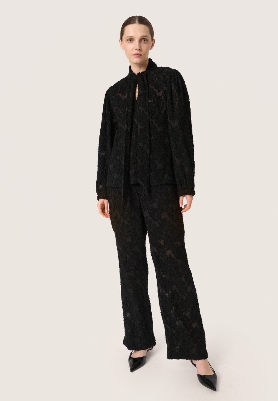 Блуза Soaked in Luxury SLRAYE BLOUSE, Black
Блуза Soaked in Luxury SLRAYE BLOUSE, Black